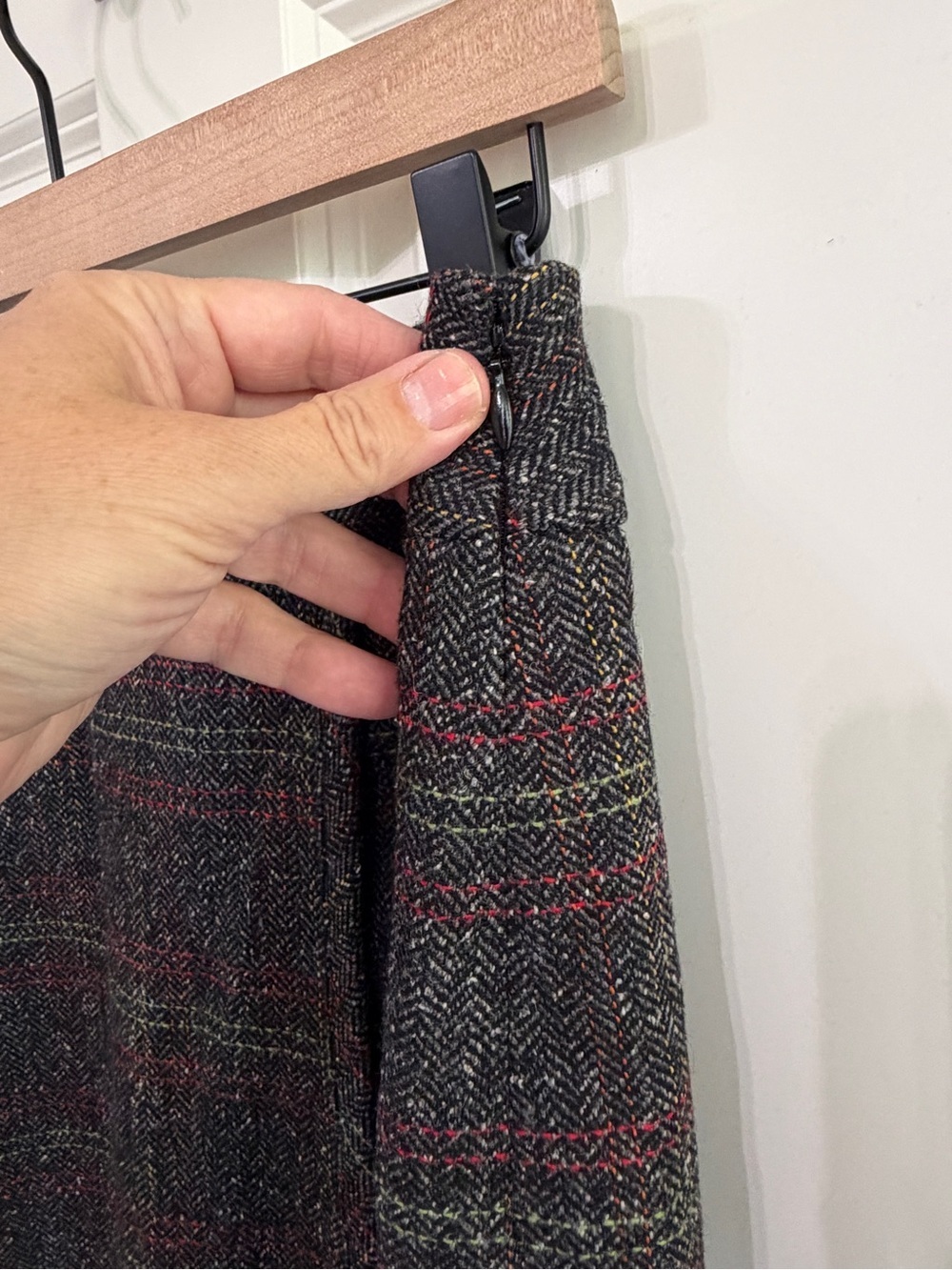 Excellent condition vintage Liz Claiborne Gray Plaid Wool Jacket & Skirt size 12 - Picture 11 of 16